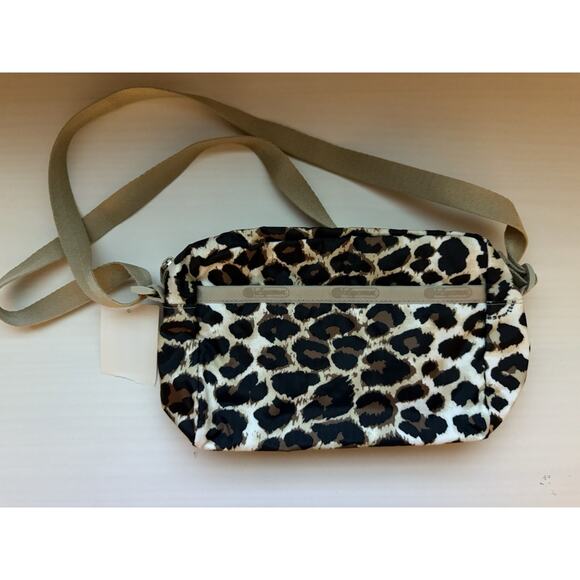 NWT lesportsac belt Bag Fanny Pack leopard Animal Print - Picture 1 of 2